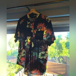 RVCA Men’s Floral Button Down Short Sleeve - XL 🌺